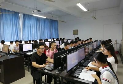 “硬核”工貿(mào)之信息工程學院 軟件開發(fā)與信息技術咨詢服務的深度融合